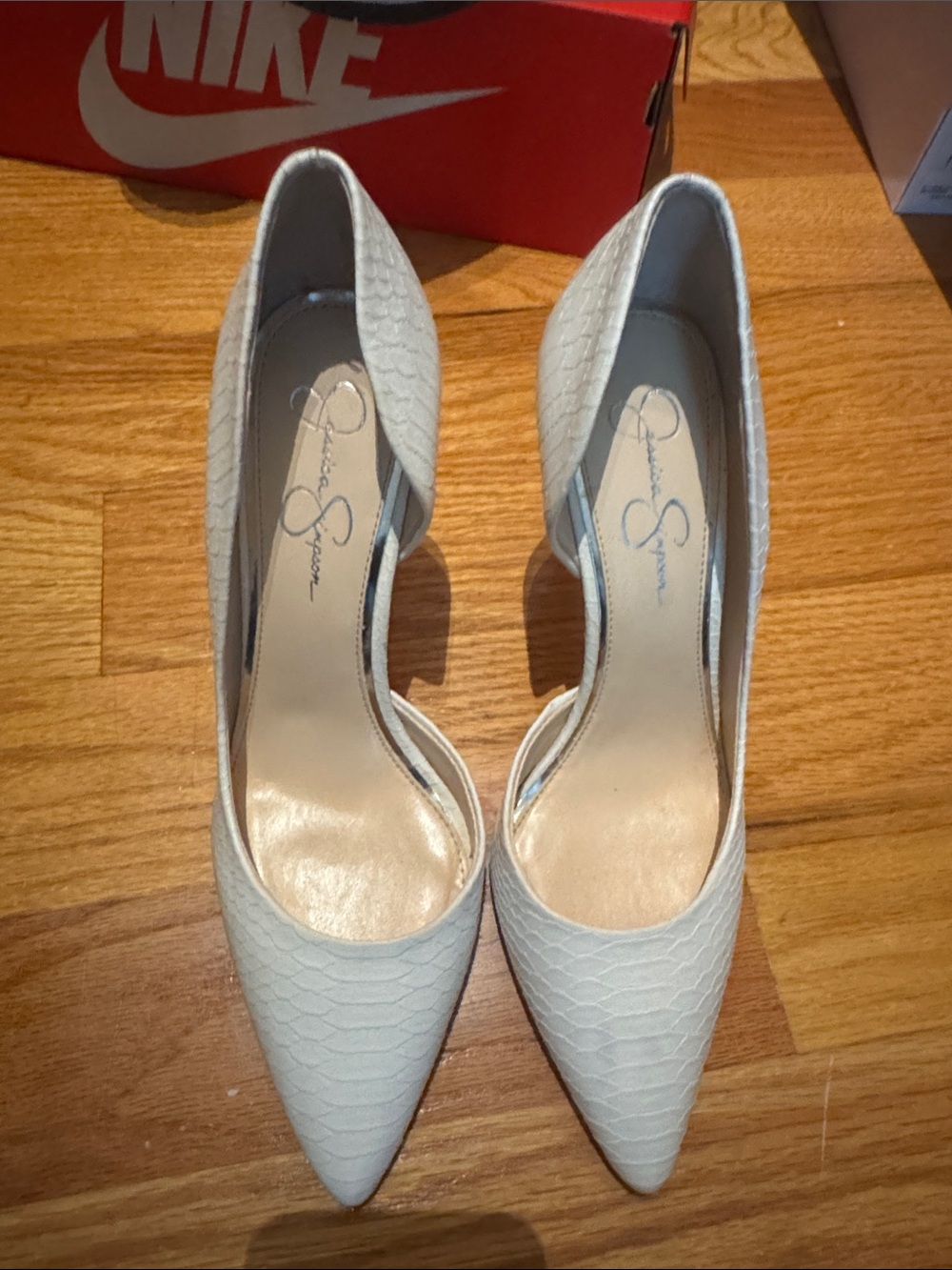 Jessica Simpson Cream Textured Pointed D'Orsay Pumps